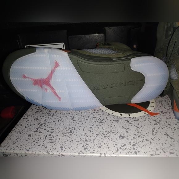 Retro 5 Olive 2024 - Picture 3 of 7